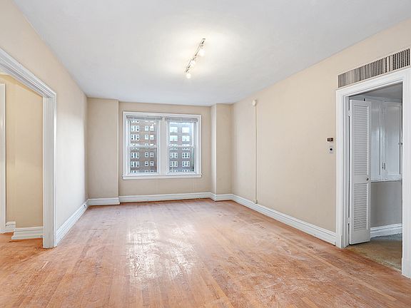 3rd image of 275 Union Blvd APT 1507