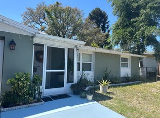 5526 Front Dr, Holiday, FL 34690