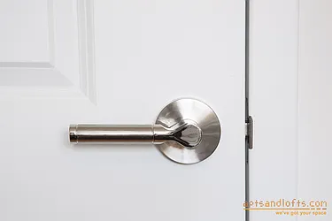 Rented by aptsandlofts.com