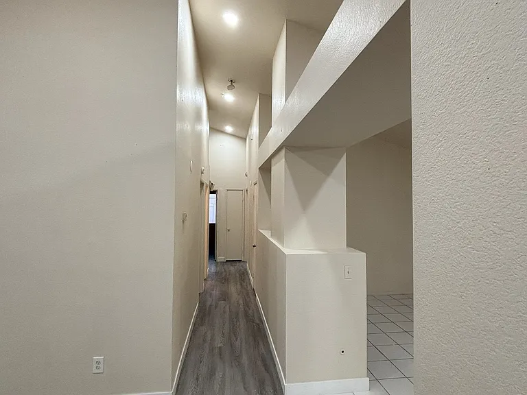 16135 Avenida De Loring — Photo 8