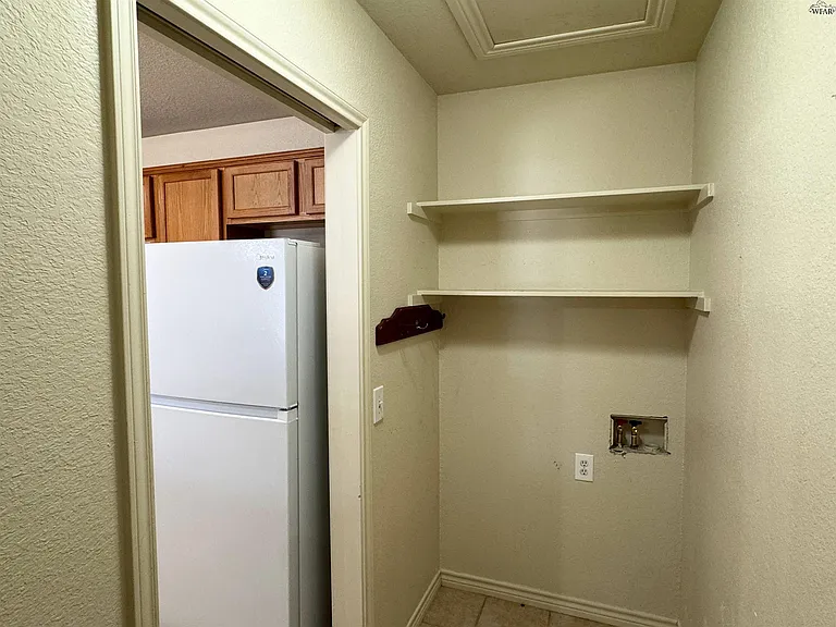 4710 Brookdale Dr — Photo 9