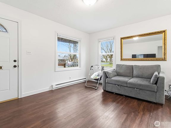 4th image of 463 26th Avenue
