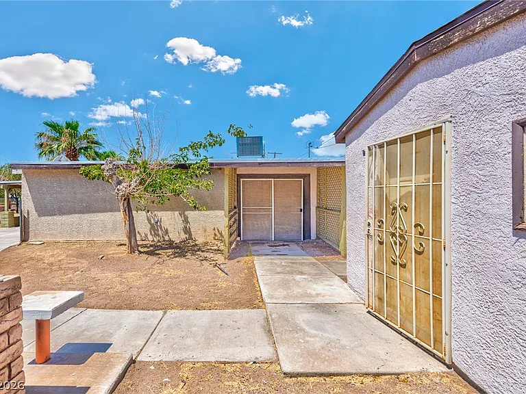 1816 Merze Ave — Photo 15