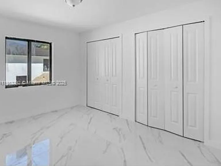 152 NW 18th St — Photo 8