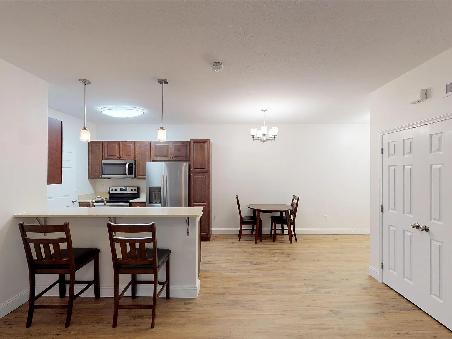 2 bed, 2.0 bath, $1,400 — Photo 2