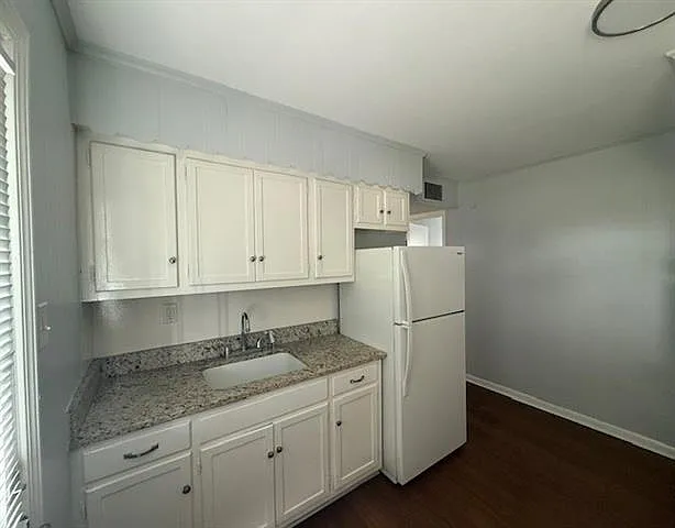 4314 Karen Ave — Photo 7