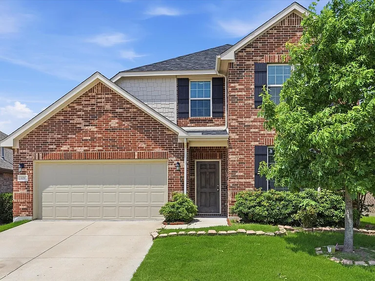 808 Bird Creek Dr — Photo 1
