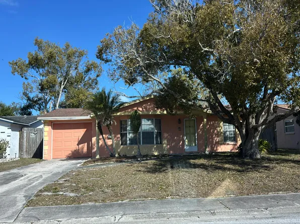 7517 Hollyridge Dr, New Port Richey, FL 34653