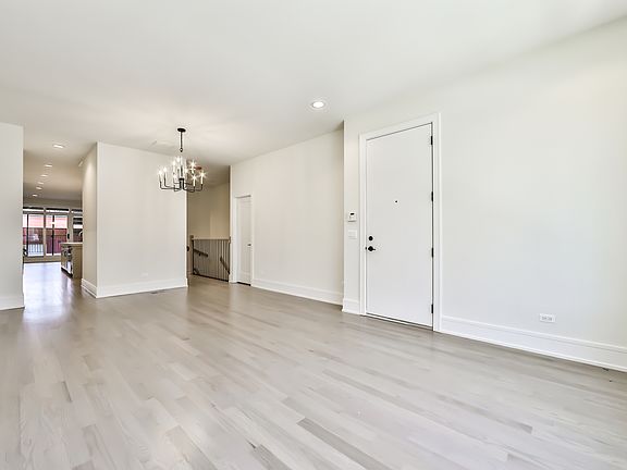 3rd image of 3747 N Clifton Ave #1