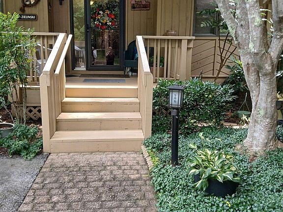3rd image of 506 Spanish Oak Ln