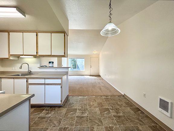 5th image of 7721 SW Bonita Rd #203