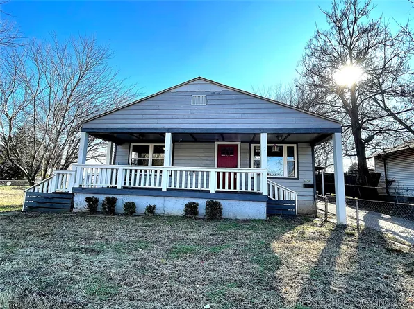 628 E 5th Ave, Bristow, OK 74010