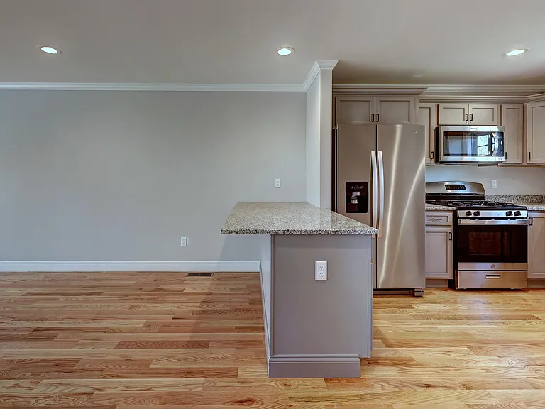 690 New Haven Ave — Photo 15
