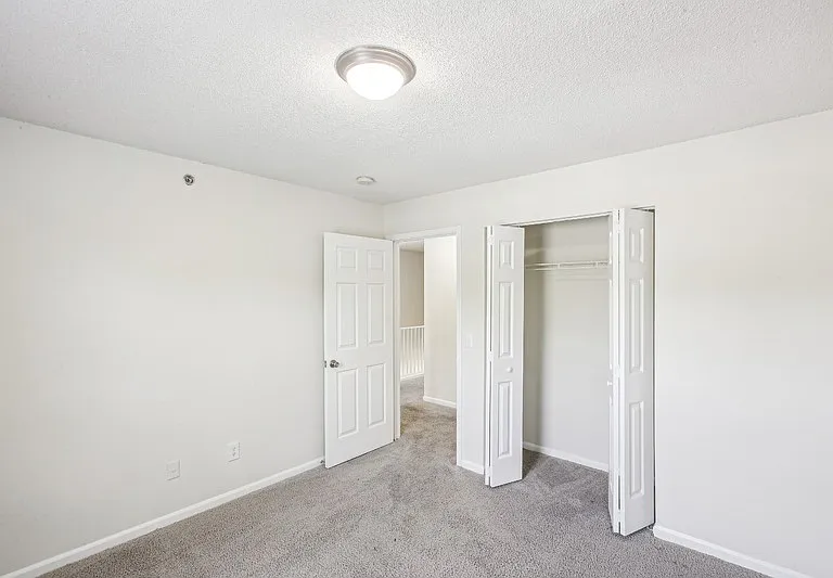 SouthOaks_Classic_Bedroom_062624_web
