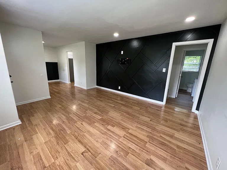 3312 Reynolds Dr NW — Photo 2