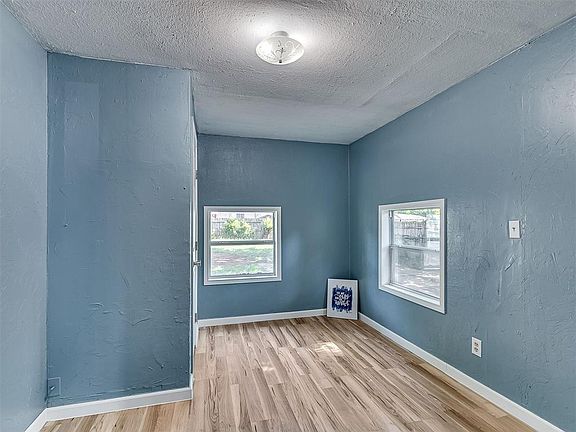 4th image of 625 SW 47th St