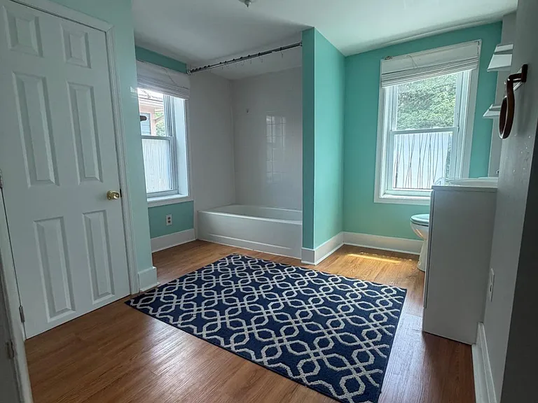 242 S Carroll St — Photo 9