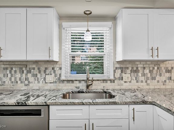 5th image of 1589 Mallard Dr