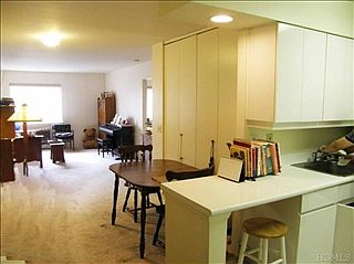 1st image of 21 Lake St APT 3D