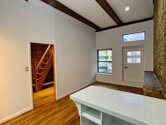 Rented by Building Equity Real Estate LLC | media 16