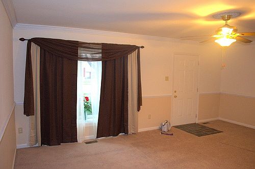 Living Room/Entrance