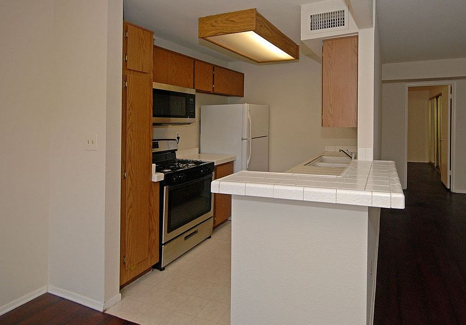 1st image of 3828 N 32nd St Unit 127
