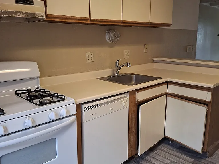 3475 Rebecca Ln #K — Photo 7