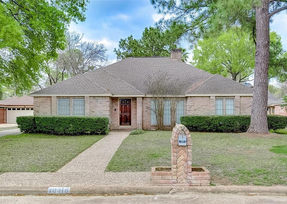 Welcome to this wonderful home in Winchester Country Trails!