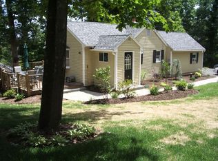 10 Pickawee Rd, Middlefield, CT 06455