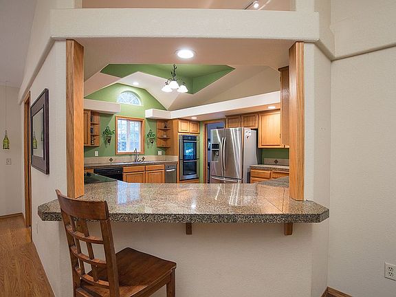 5th image of 23008 NE Schauer Dr