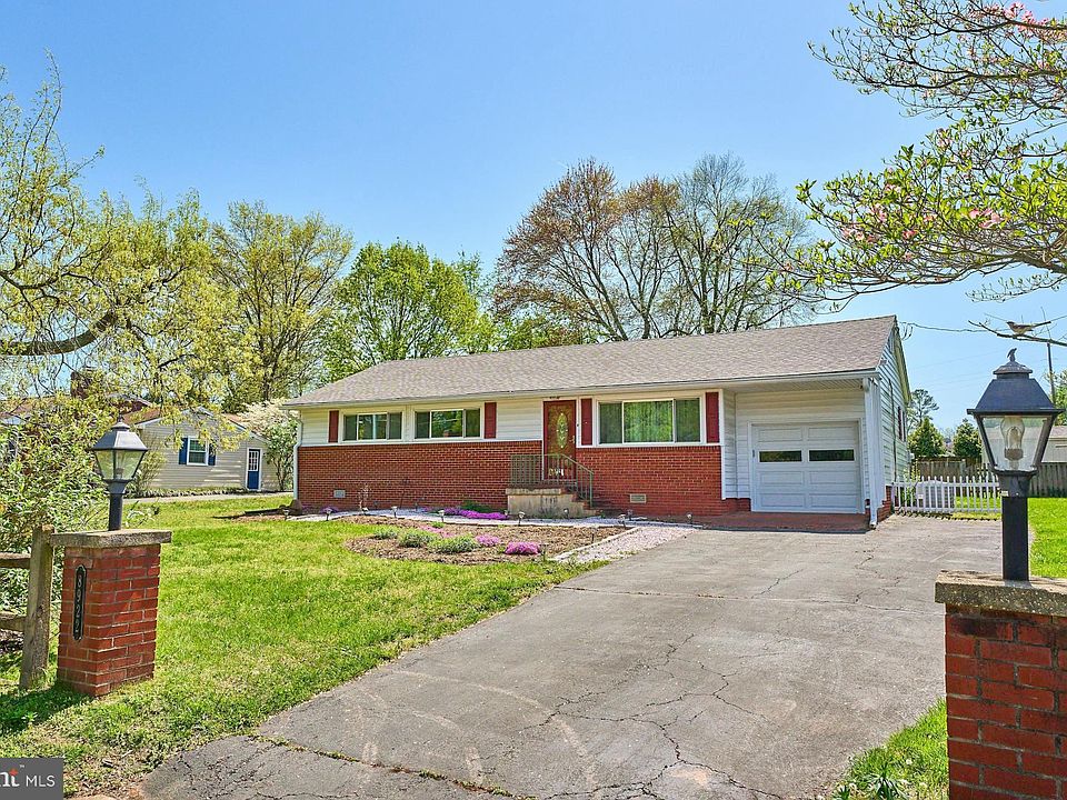 1st image of 8922 Longstreet Dr