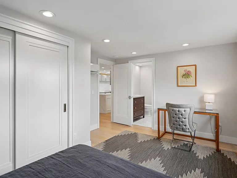 2134 Waverly Pl N #303 — Photo 9