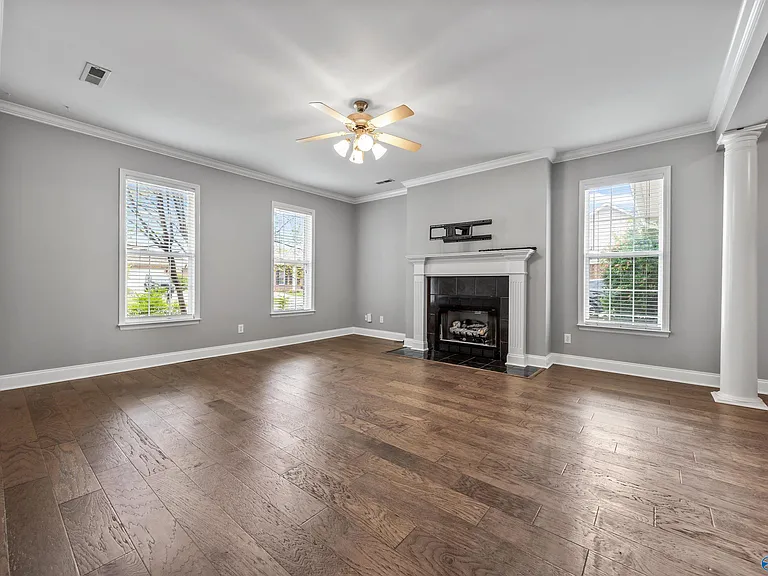 5104 Frankford Dr SE — Photo 9