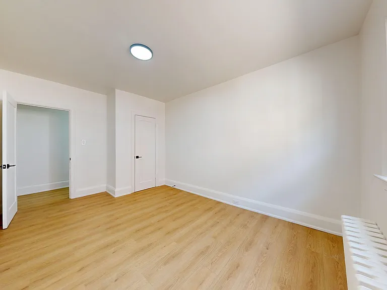 1214 Avenue Rd — Photo 40