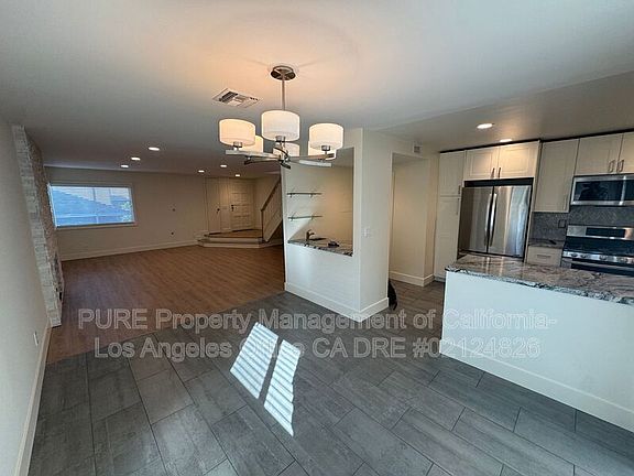 5th image of 2330 Oak St Unit 5