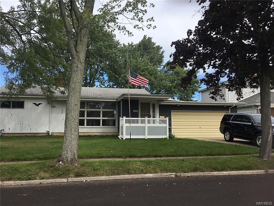 1st image of 300 Cleveland Dr