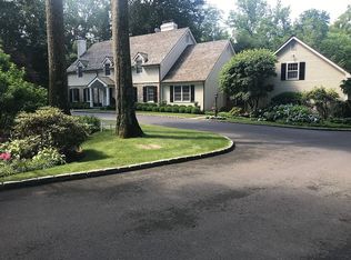 310 Laurel Rd, New Canaan, CT 06840