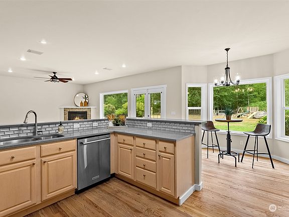 5th image of 8707 148th Street NW