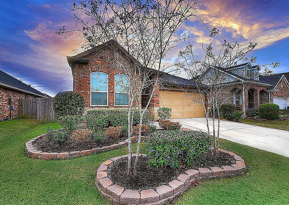 1st image of 24939 Lakecrest Glen Dr