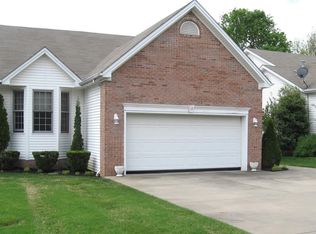 18 Village Dr W, Paducah, KY 42003