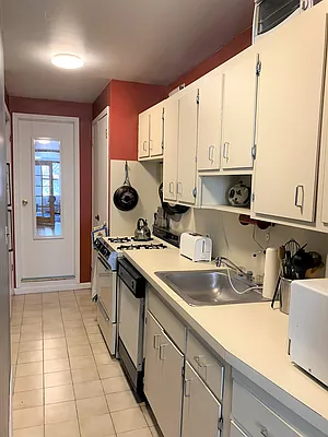 Rented by Corcoran | media 18