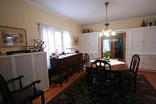4th image of 305 N East Ave