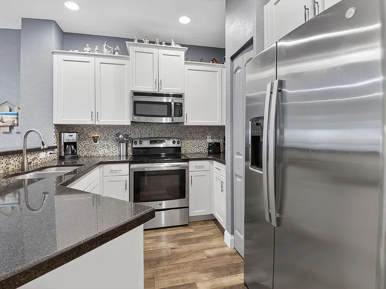 2626 Webb Ave — Photo 11