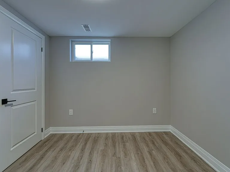 795 Aylmer Cres #2 — Photo 23