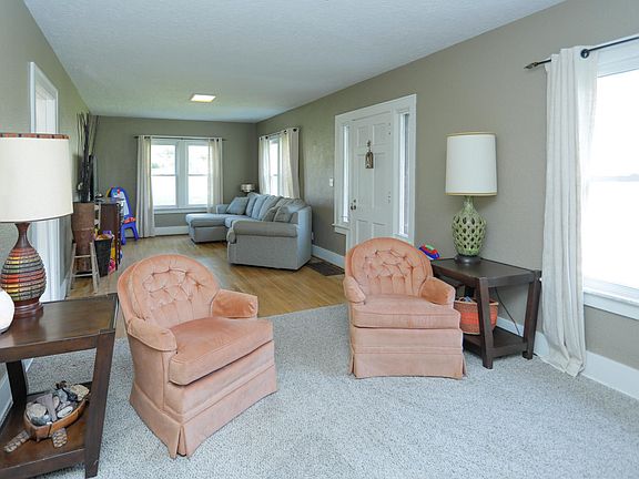 251 Waubascon Rd-105