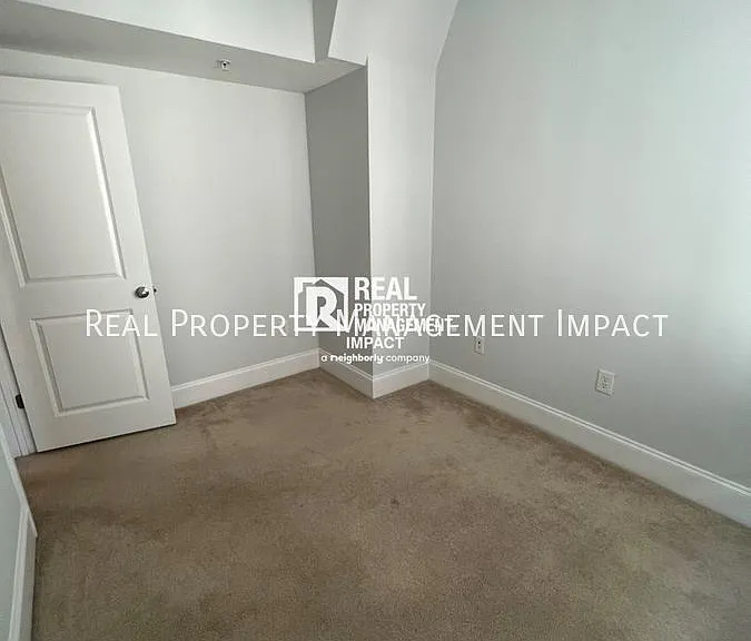400 W Rosemary St #403 — Photo 14
