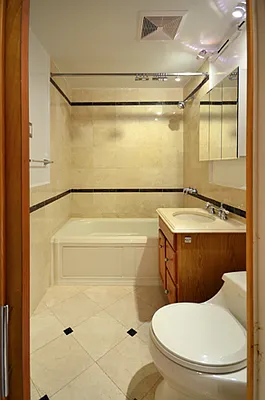 Rented by WAM Partners - William Moses Co. | media 24