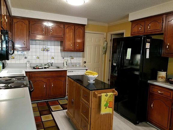 2nd image of 1124 Rosebrook Dr