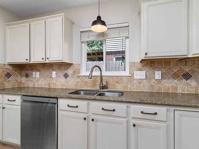 2918 Abbey Field Dr — Photo 9