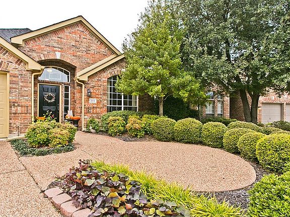 4th image of 204 Stone Brooke Ct